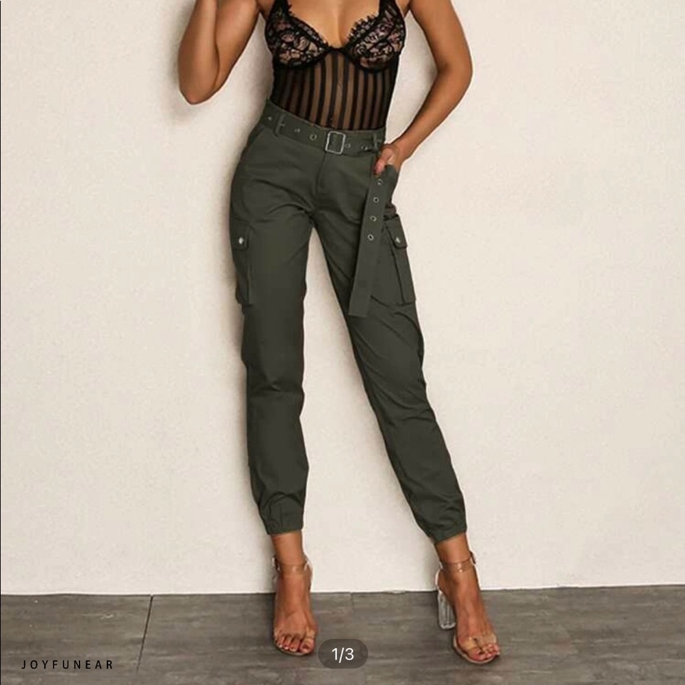 Cargo pants with belt